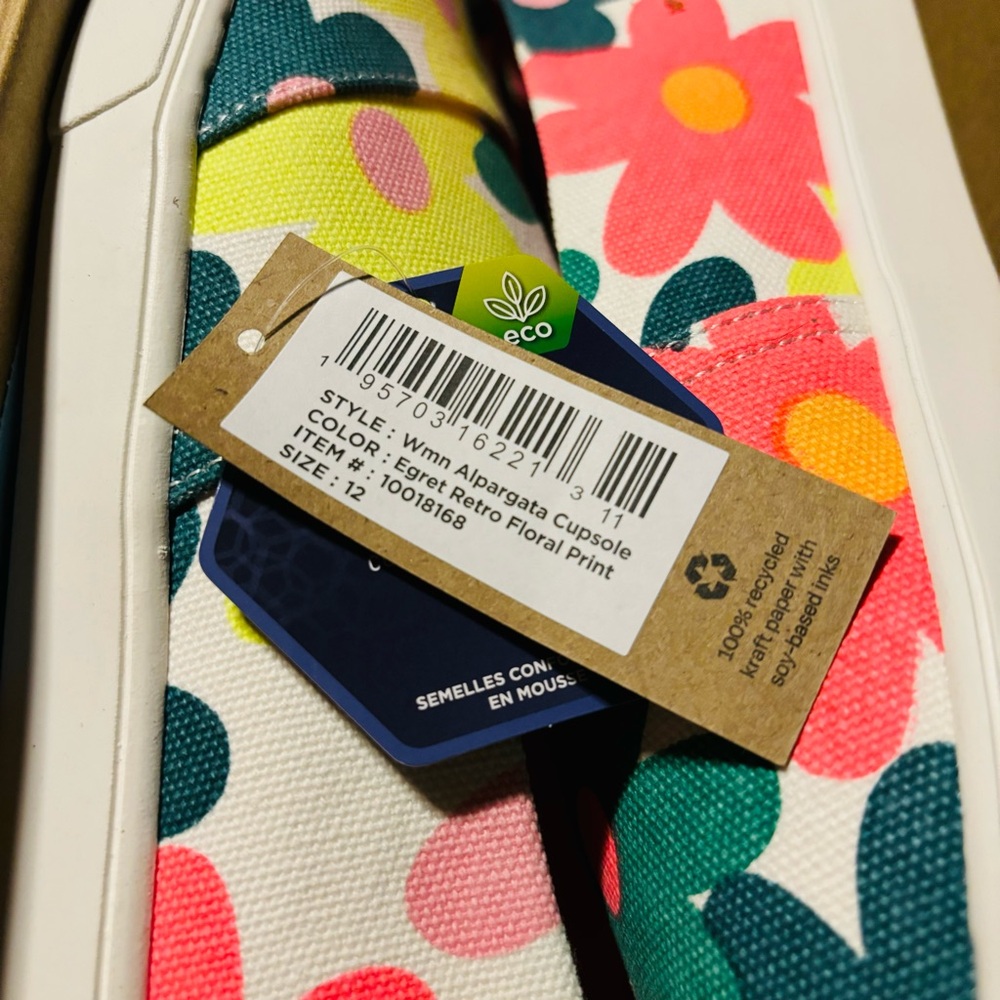 Toms Retro Flower slip ons - Picture 3 of 7